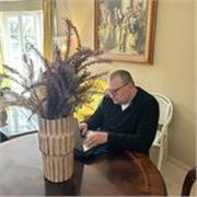 Scrittore e traduttore offre lezioni di scrittura